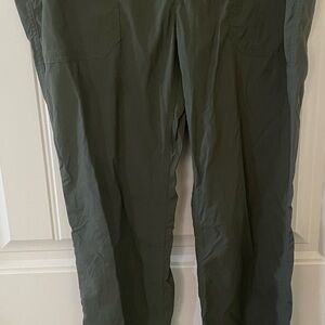 ExOfficio Green Hiking Pants Womens Sz 8 Roll Up Snap Hem Knee Vent